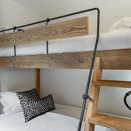 Aux Pieds, Luxe Et Confort Pour 6 Personnes - Fr-1-844-18 *